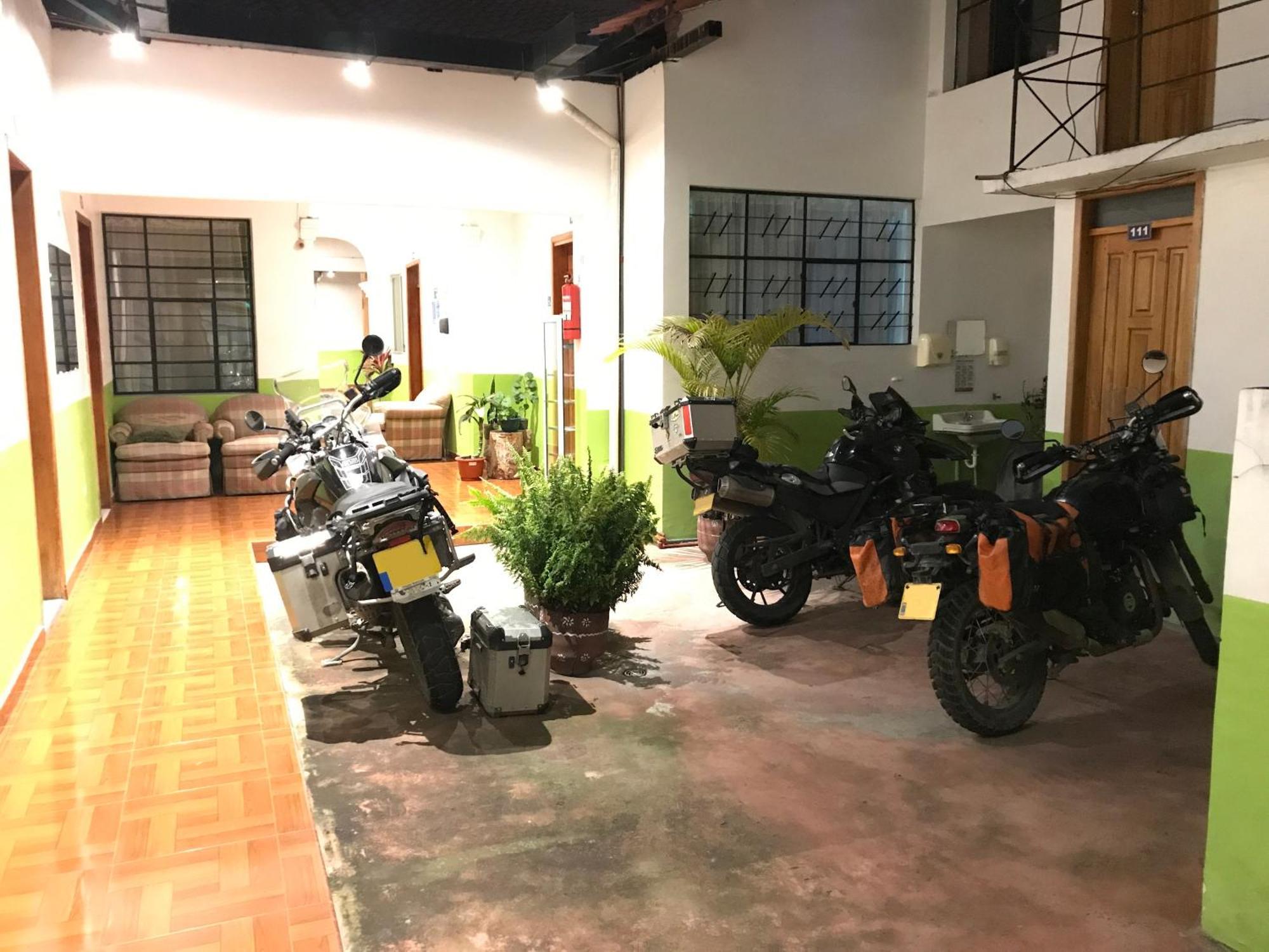 Accel Hotel La Quinta Ibarra Esterno foto