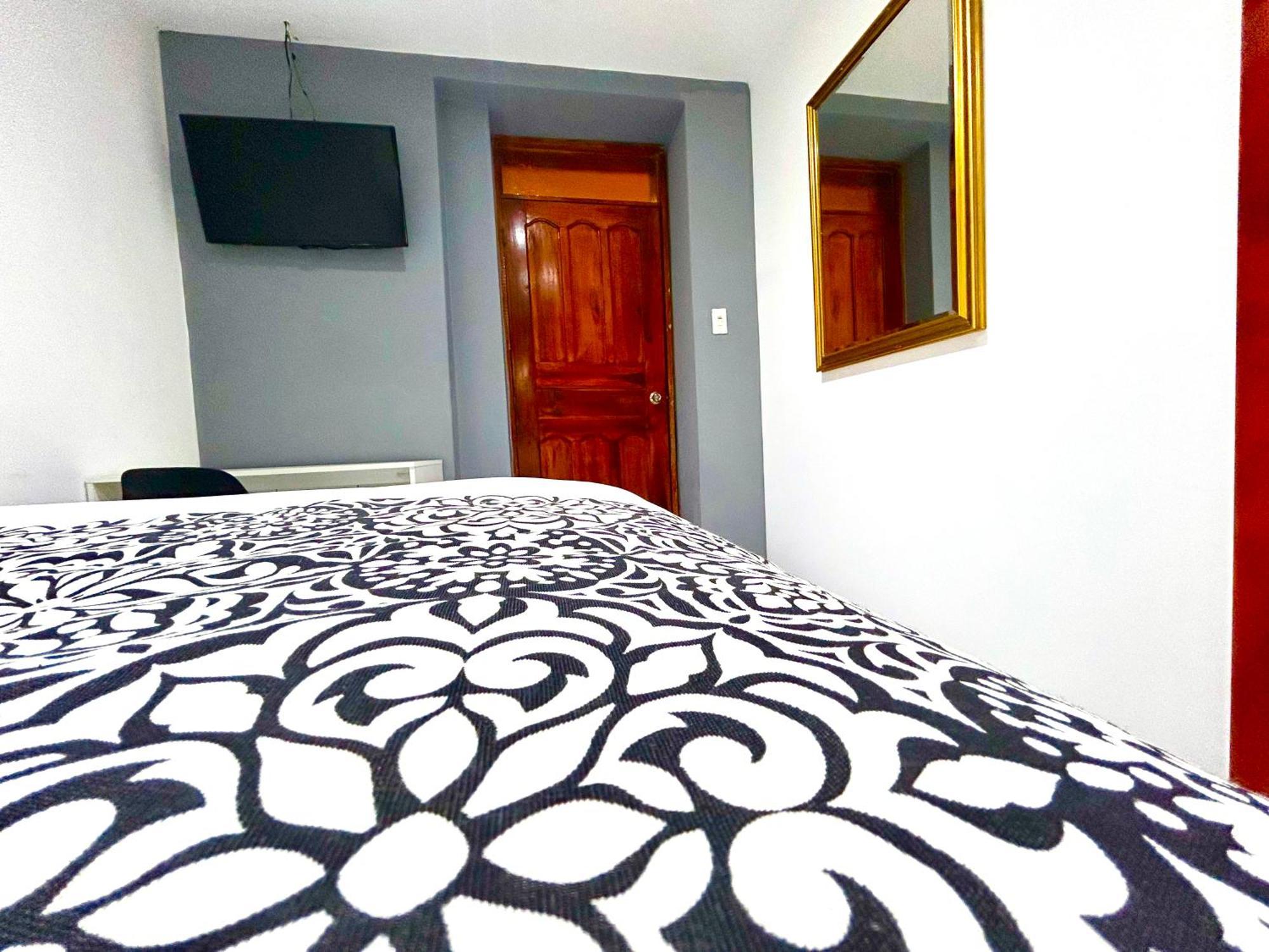 Accel Hotel La Quinta Ibarra Esterno foto