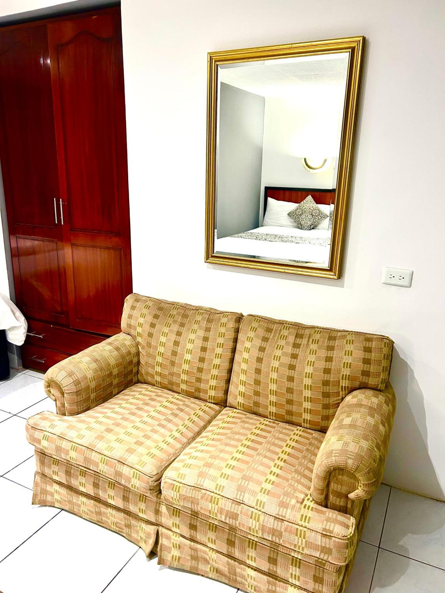 Accel Hotel La Quinta Ibarra Esterno foto