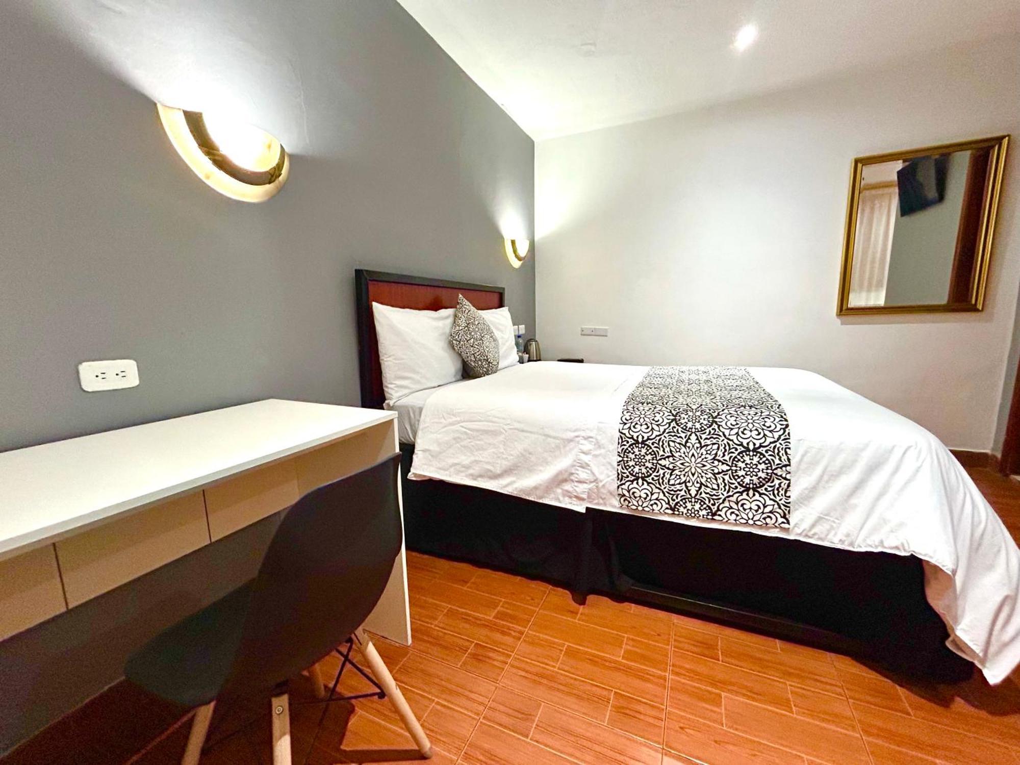 Accel Hotel La Quinta Ibarra Esterno foto