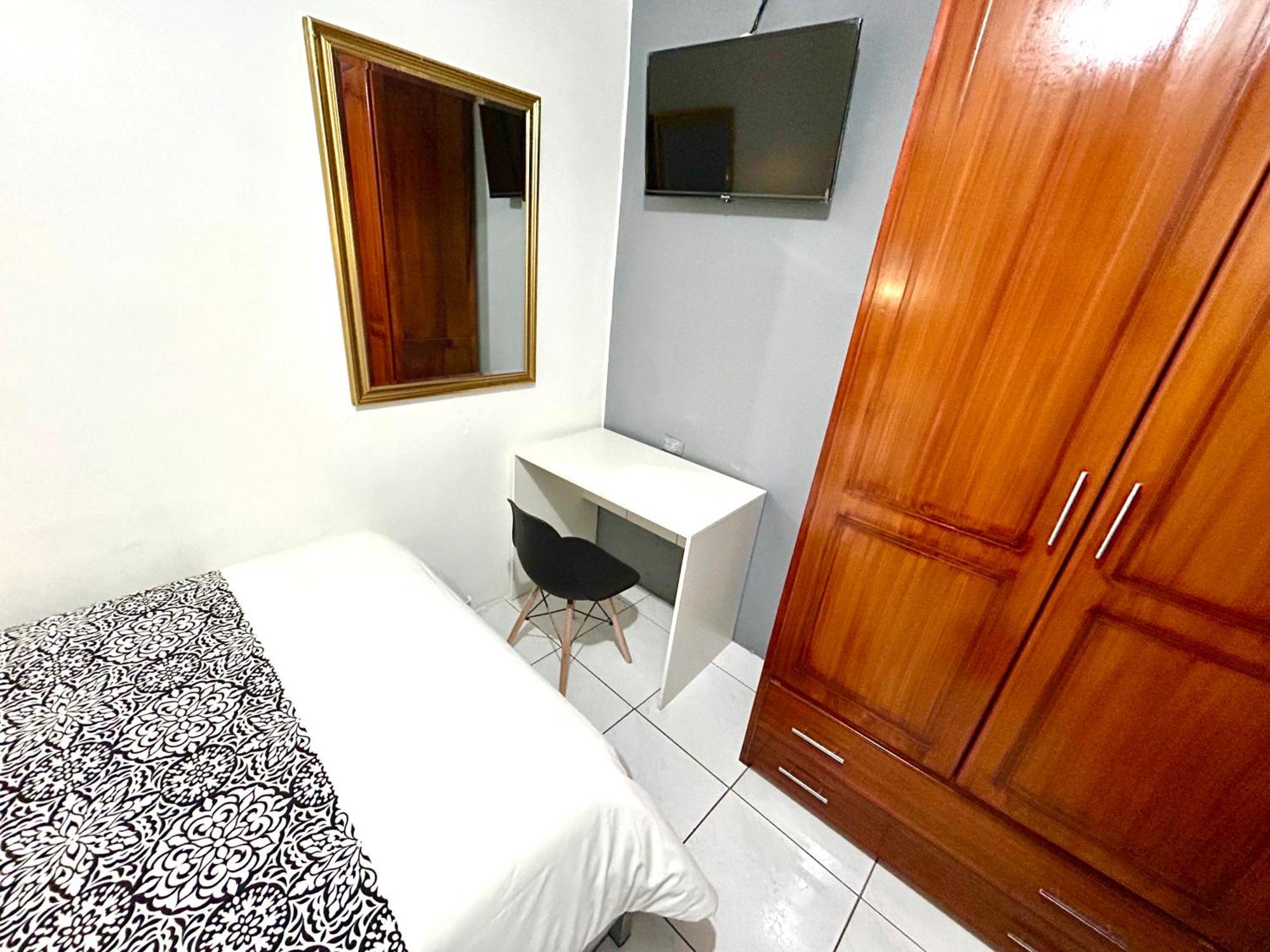 Accel Hotel La Quinta Ibarra Esterno foto
