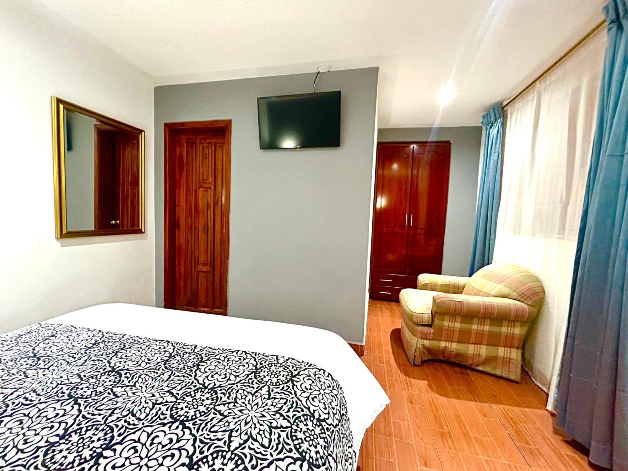 Accel Hotel La Quinta Ibarra Esterno foto