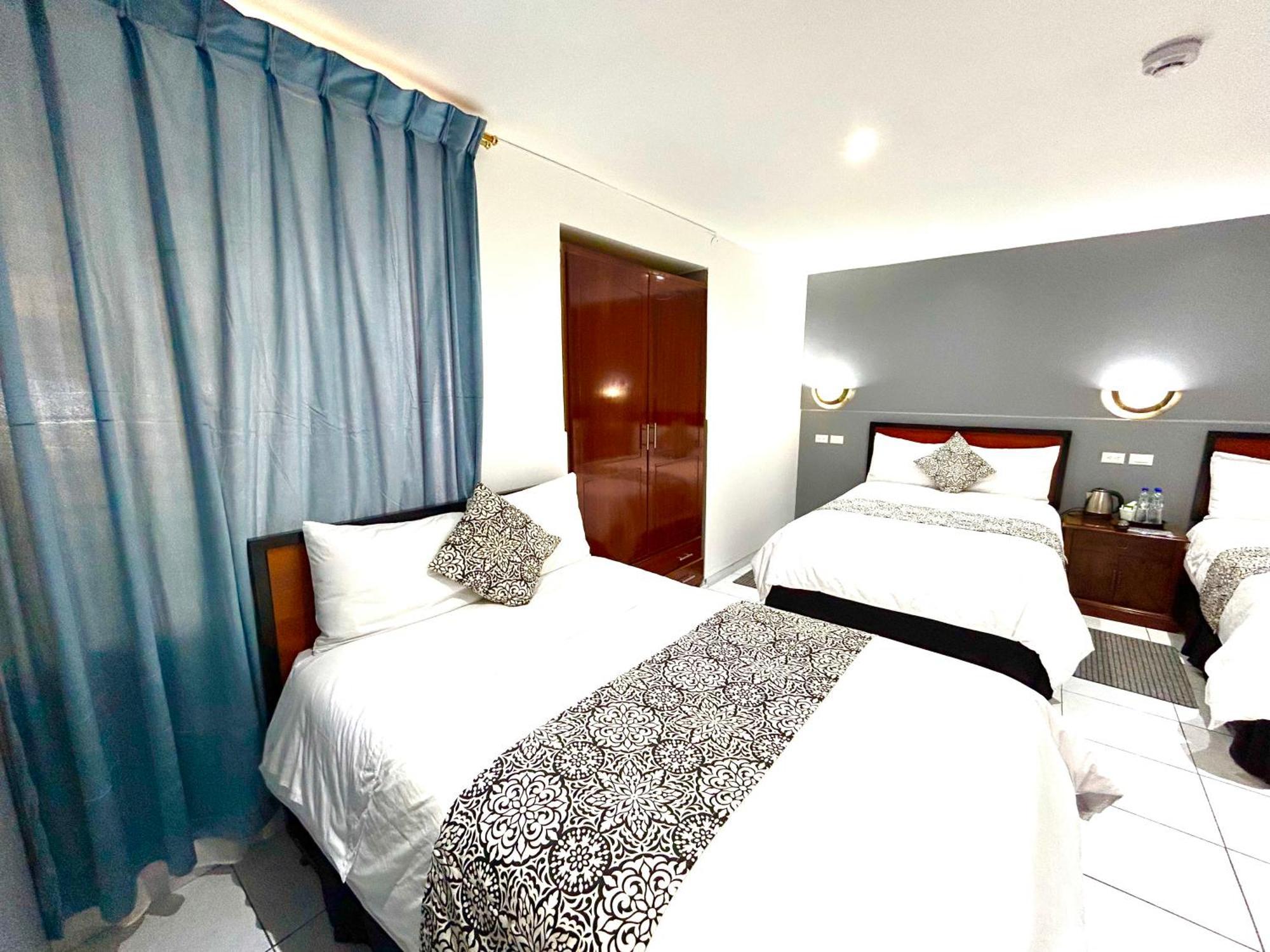 Accel Hotel La Quinta Ibarra Esterno foto