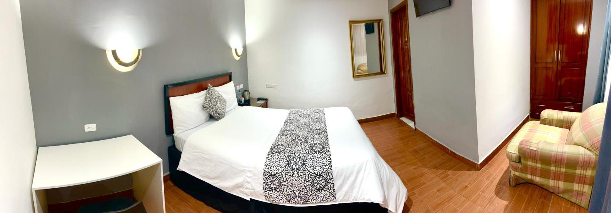 Accel Hotel La Quinta Ibarra Esterno foto