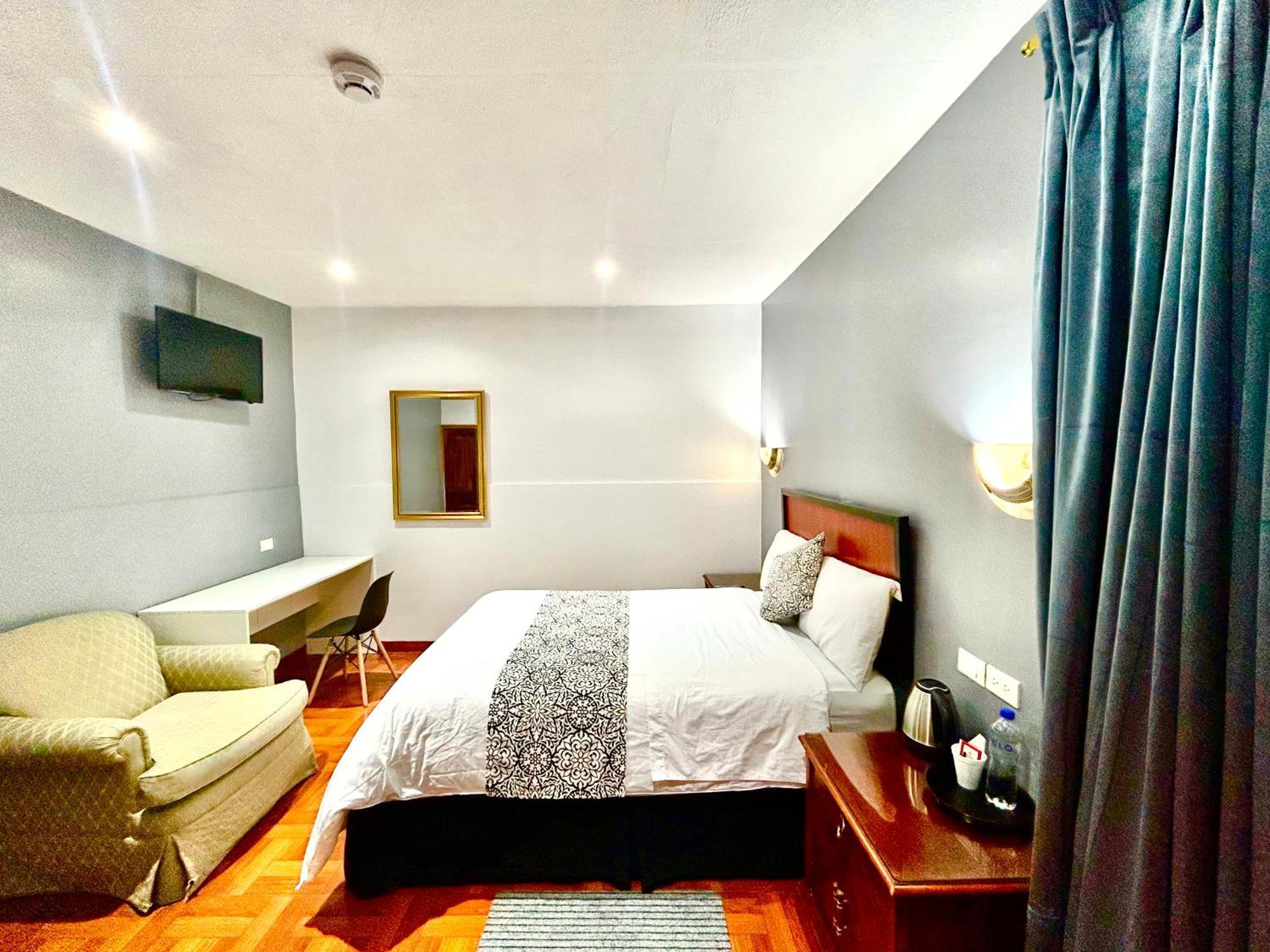 Accel Hotel La Quinta Ibarra Esterno foto