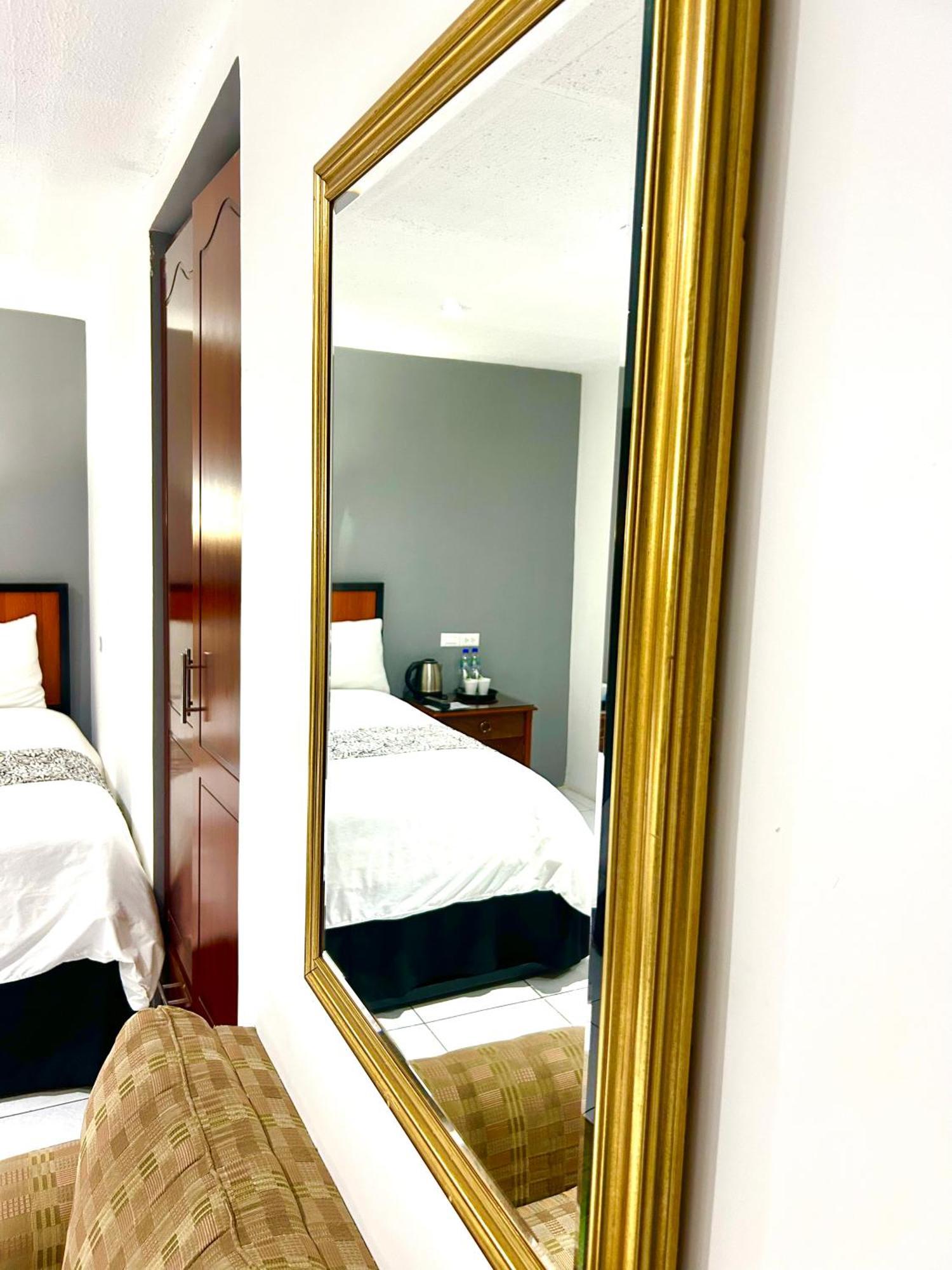 Accel Hotel La Quinta Ibarra Esterno foto