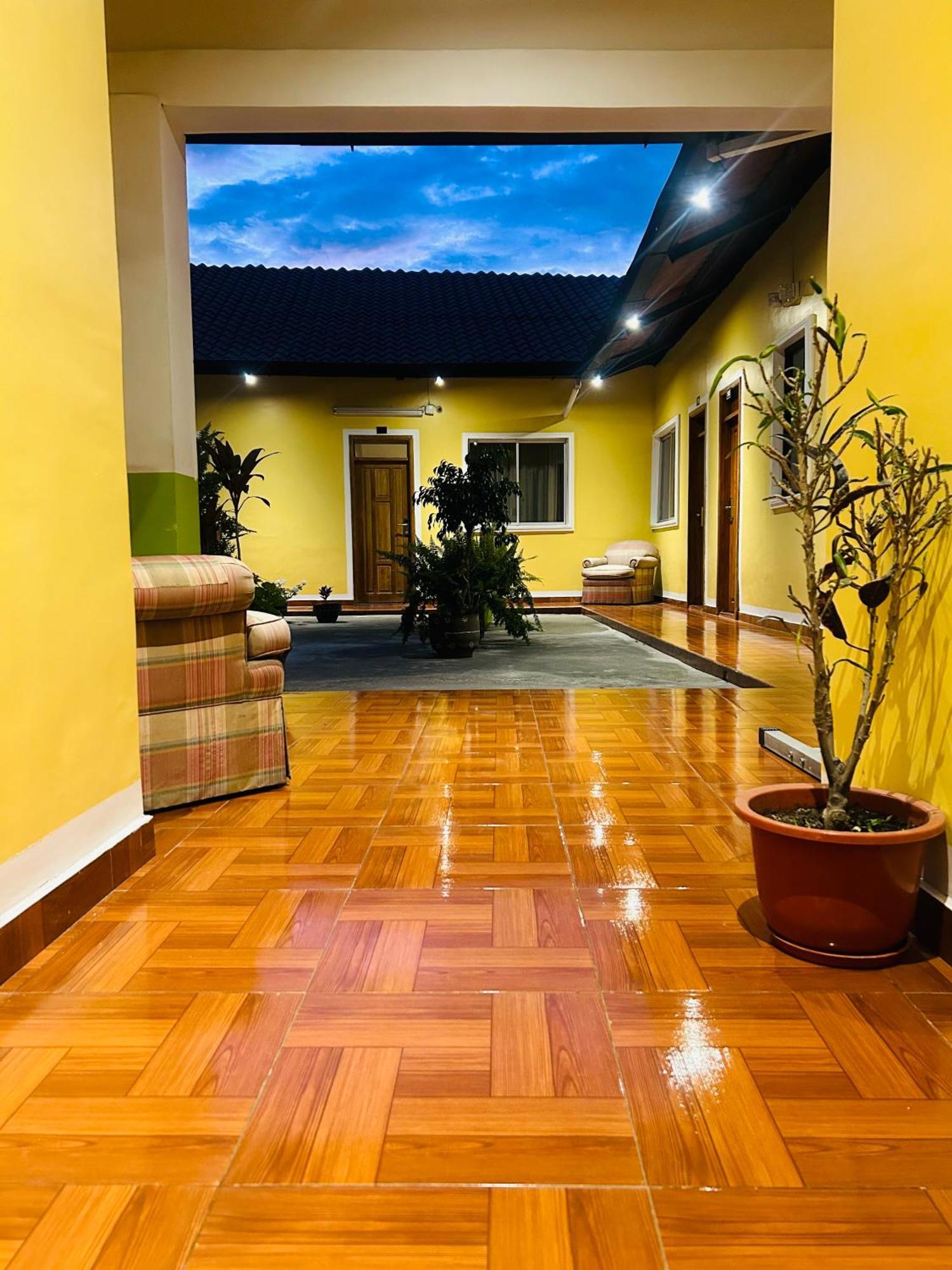 Accel Hotel La Quinta Ibarra Esterno foto