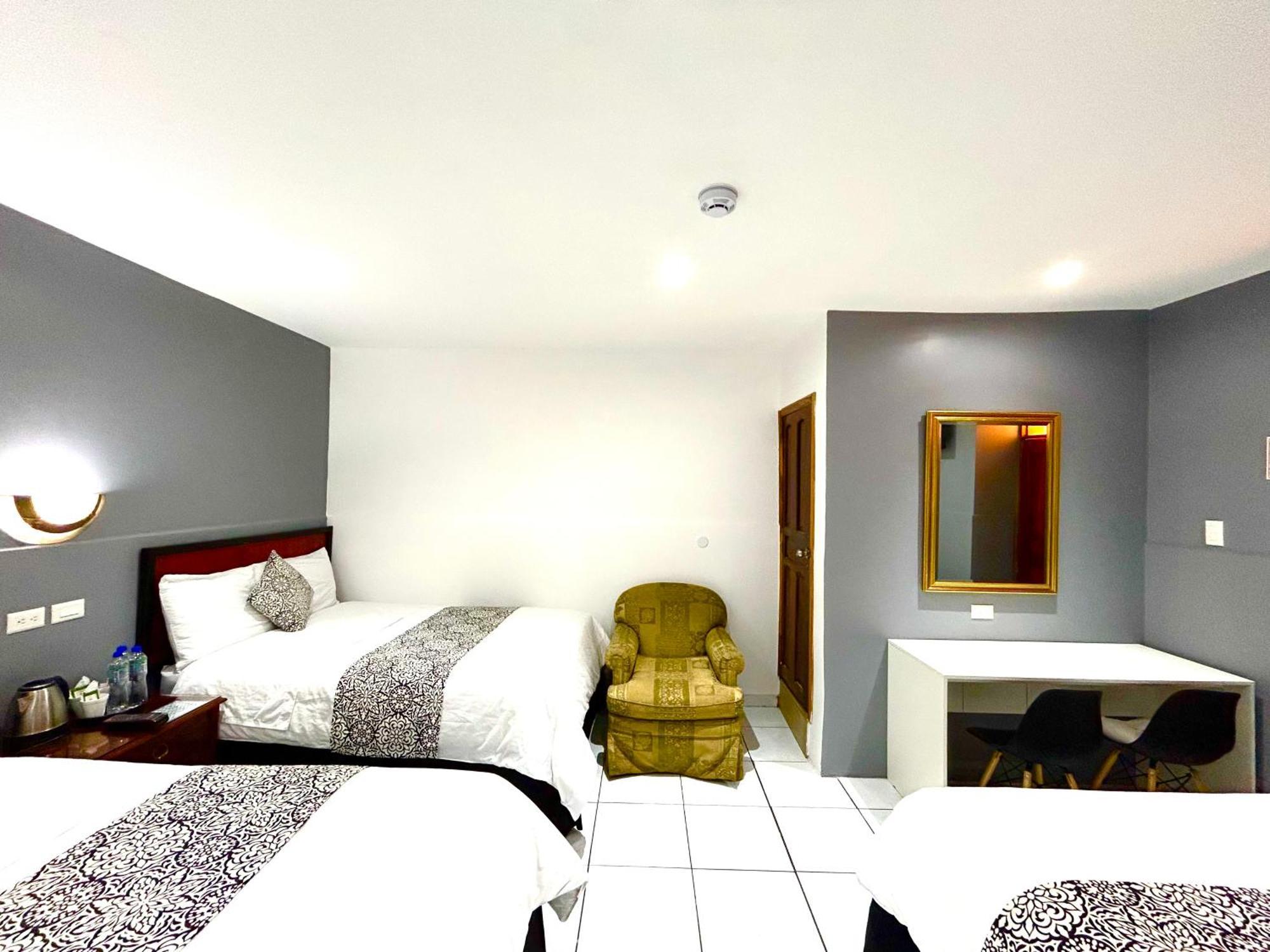 Accel Hotel La Quinta Ibarra Esterno foto