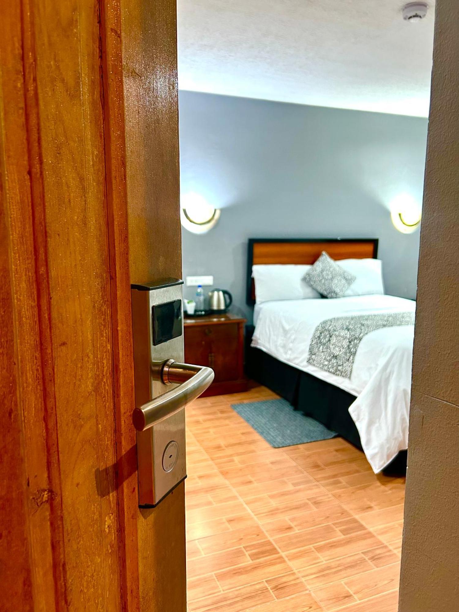 Accel Hotel La Quinta Ibarra Esterno foto