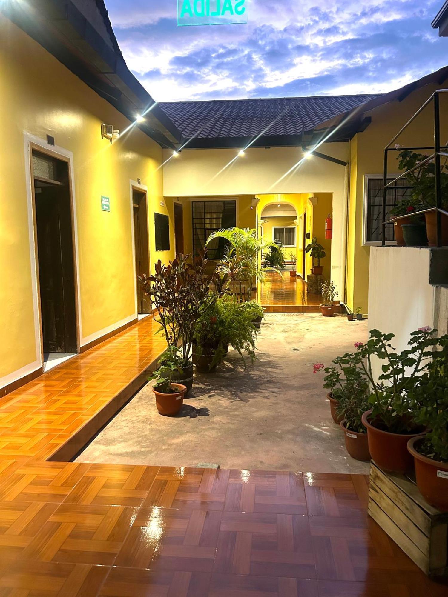 Accel Hotel La Quinta Ibarra Esterno foto