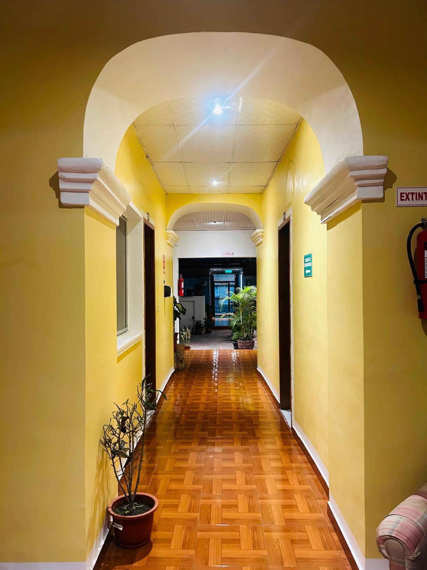 Accel Hotel La Quinta Ibarra Esterno foto